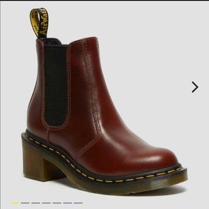 NWOT Dr. Martens Cadence Leather Heeled Chelsea Boots
